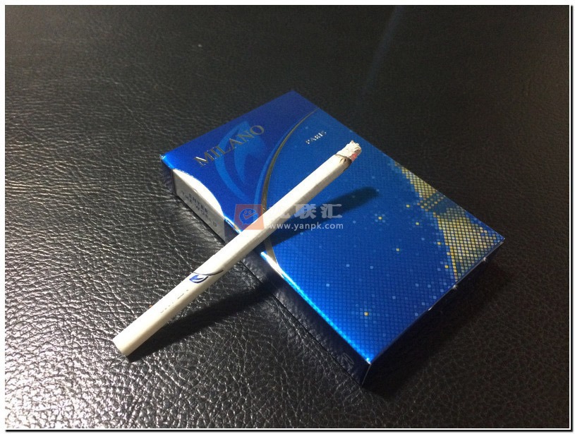 蓝色侧推米兰烟（MILANO)