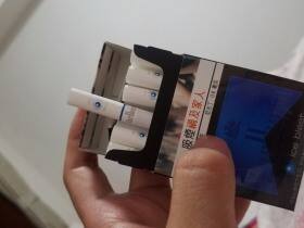 万宝路(黑冰爆珠港版)