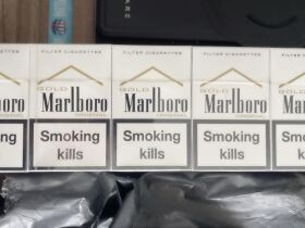 万宝路(硬白金亚太版)