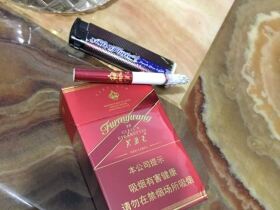 芙蓉王(硬红带)