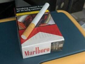 万宝路(硬红荷兰免税版)