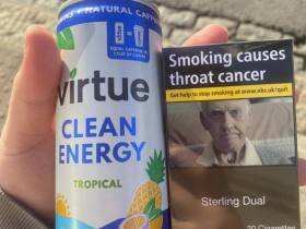 万宝路(硬红英国平装版)