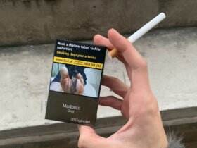 万宝路(硬红英国平装版)