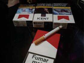 万宝路(硬红葡萄牙含税版)