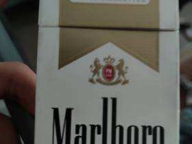 万宝路(硬白金美税版)