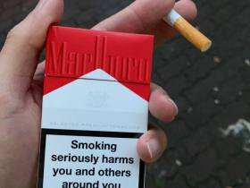 万宝路(硬红约旦免税版)