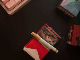 万宝路(硬红澳门免税版)