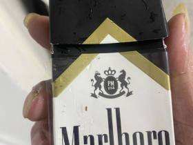 万宝路(硬黑金美版)