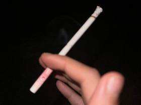 万宝路(草莓爆珠细支韩税版)