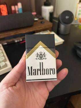 万宝路(硬黑金美版)