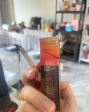 万宝路(热带风味水果双爆珠日免版)