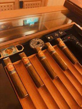 王冠(蓝色假日)