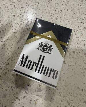 万宝路(硬黑金美版)