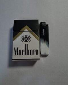 万宝路(硬黑金美版)