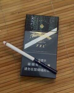 芙蓉王(硬闪带细支)