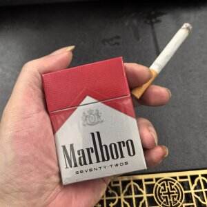 万宝路(硬红72S美税版)